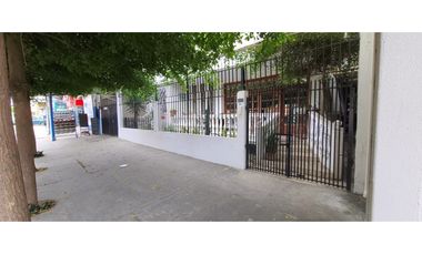 En venta hermosa casa familiar en zona comercial