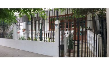 En venta hermosa casa familiar en zona comercial