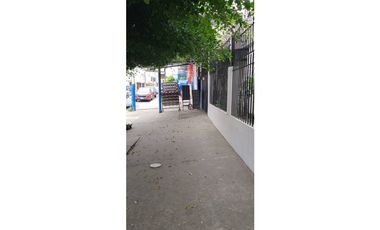 En venta hermosa casa familiar en zona comercial
