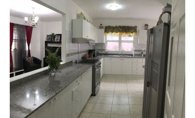 Venta de casa en PH Villas del Golf, Brisas del Golf