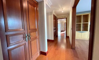 Se vende gran departamento en exclusivo edificio Marquis sector Av. Alemania