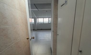 oficina en arriendo en ciudad bachue. Cod A3582604
