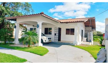 Alquilo hermosa casa en San Carlitos! Amplia, acogedora y céntrica