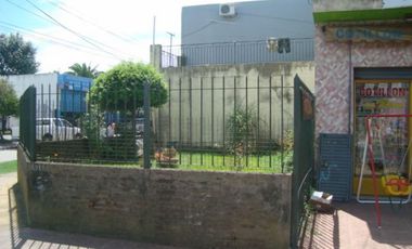 IMPORTANTE PROPIEDAD 2 LOCALES, CASA Y TERRENO IDEAL INVERSIÓN ***.APTO CREDITO ***