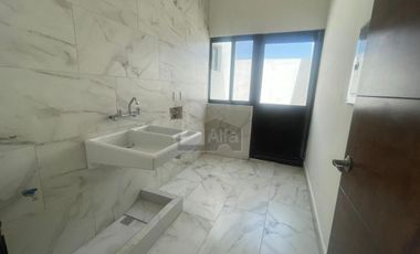 Casa en venta ubicada en Fracc. La Escondida