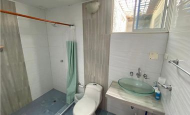 SE VENDE O ARRIENDA CASA CON 5 HABITACIONES EN EL BARRIO JARDIN