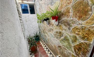 SE VENDE O ARRIENDA CASA CON 5 HABITACIONES EN EL BARRIO JARDIN