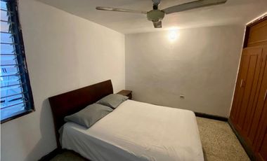 SE VENDE O ARRIENDA CASA CON 5 HABITACIONES EN EL BARRIO JARDIN