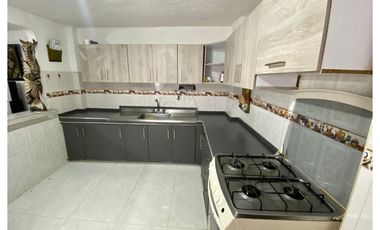 SE VENDE O ARRIENDA CASA CON 5 HABITACIONES EN EL BARRIO JARDIN