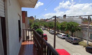 DEPTO 2 AMB. 1°PISO A LA CALLE PLENO CENTRO