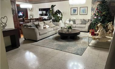 ALQUILO / VENDO ESPECTACULAR CASA $1500