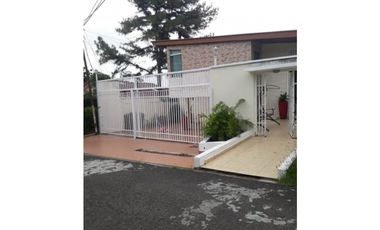 ALQUILO / VENDO ESPECTACULAR CASA $1500