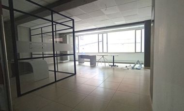 oficina en arriendo en el lago. Cod A51761