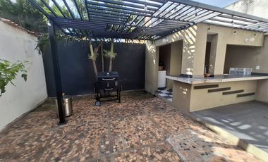 casa en venta en quinta oriental. Cod V5557