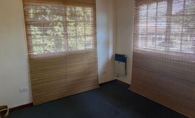 DUPLEX 3 AMB. C/PATIO EN LOMAS DE ZAMORA.
