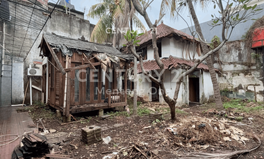 Rumah Hitung Tanah Premium Depan Taman Proklamasi