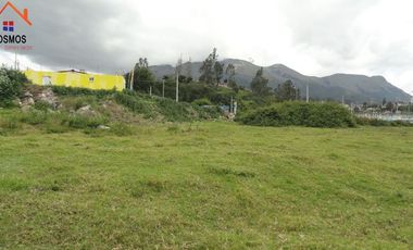 Venta de local comercial con terreno en Otavalo sector Pinsaqui, 1921 m2