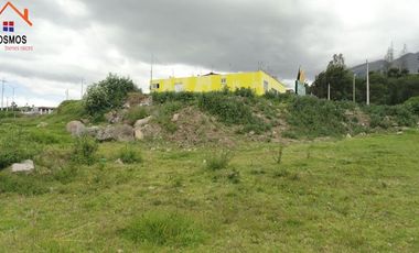 Venta de local comercial con terreno en Otavalo sector Pinsaqui, 1921 m2