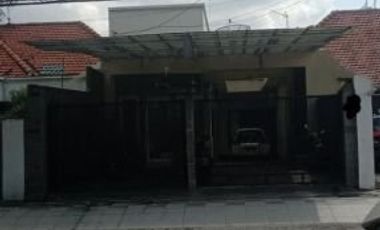 Rumah di Jalan Kartini, Hadap Selatan
