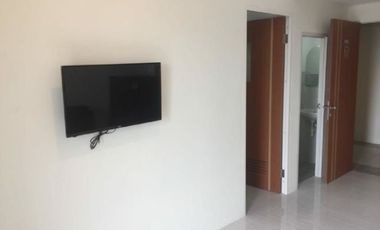 Apt. Puncak Dharmahusada 2BR Hadap Selatan, Full Furnish