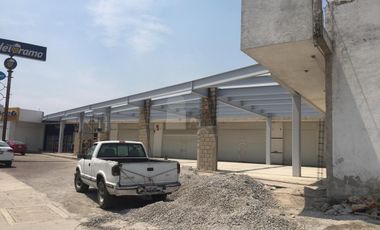 Renta locales, Av. las Torres y enfrente de la estación del tren suburbano, franquicias
