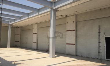 Renta locales, Av. las Torres y enfrente de la estación del tren suburbano, franquicias