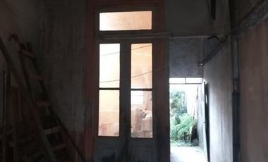 CASA ANTIGUA TOTALEMNTE A RECICLAR