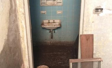 CASA ANTIGUA TOTALEMNTE A RECICLAR