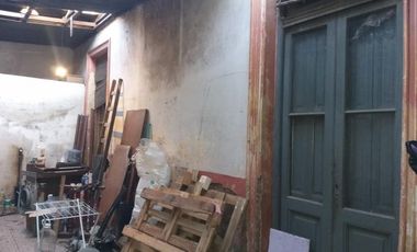 CASA ANTIGUA TOTALEMNTE A RECICLAR