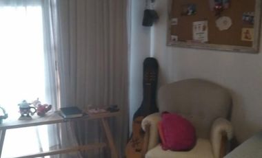 EXCELENTE CASA QUINTA AMPLIO LOTE Y HERMOSO JARDIN  .