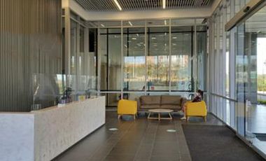 oficina en arriendo en portal de genoves. Cod A84084