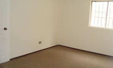 Casa,4 dormitorios,4 baños,soleada, patio,2 estacionamientos