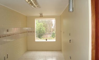 Casa,4 dormitorios,4 baños,soleada, patio,2 estacionamientos