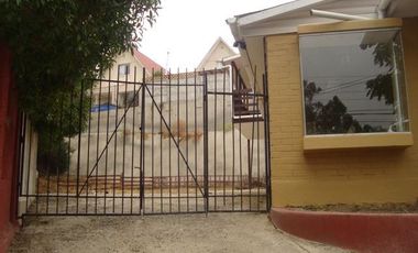 Casa,4 dormitorios,4 baños,soleada, patio,2 estacionamientos