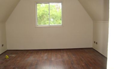 Casa,4 dormitorios,4 baños,soleada, patio,2 estacionamientos