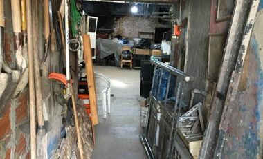 GALPON 200M2 CON BAÑO Y PATIO EN V.BALLESTER,