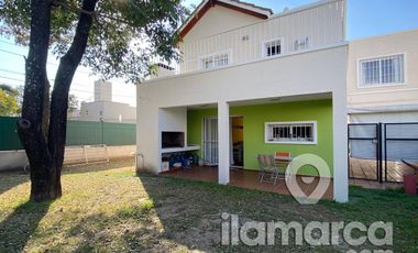 Duplex seguro de 3 dormitorios  a la venta en housing del Rio en barrio Las Rosas