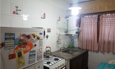 OPORTUNIDAD!!!! VENTA Dpto. dos amb. amplios c/balcones!!!