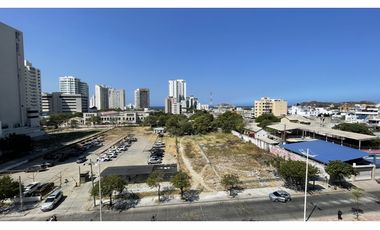 SE ARRIENDA OFICINA EN EL EDIFICIO CENTRO EJECUTIVO, SANTA MARTA