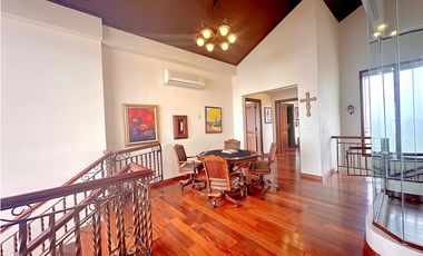 Oportunidad! Se Vende la más Bella Casa de Altos del Maria