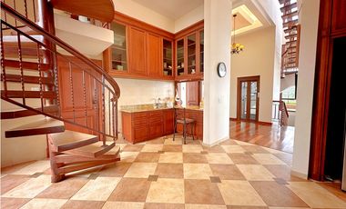 Oportunidad! Se Vende la más Bella Casa de Altos del Maria