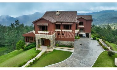 Oportunidad! Se Vende la más Bella Casa de Altos del Maria