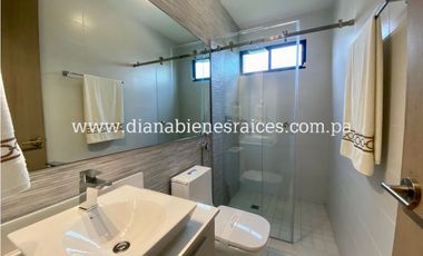 Se vende apartamento en Condado del Rey