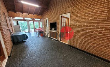 Casa en Venta - Zona Golf - Ideal Vivienda - Refaccionada a Nueva