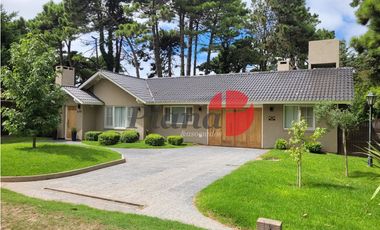 Casa en Venta - Zona Golf - Ideal Vivienda - Refaccionada a Nueva