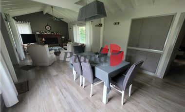 Casa en Venta - Zona Golf - Ideal Vivienda - Refaccionada a Nueva