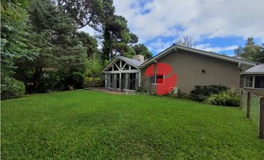 Casa en Venta - Zona Golf - Ideal Vivienda - Refaccionada a Nueva