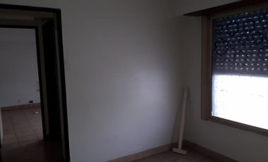 EDIFICIO con Local Comercial - Deposito - Consultorios - Oficinas