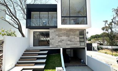 Casa nueva en venta con vigilancia  Lomas de Atzingo Cuernavaca Morelos