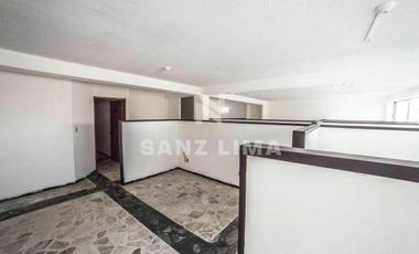 FRANCISCO JUAREZ: EDIFICIO FUNCIONAL, EXCELENTE UBICACION, EN CELAYA, GTO.